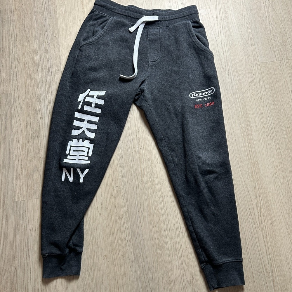 Official Nintendo New York Grey Jogger Sweatpants Kanji Graphics Size Large